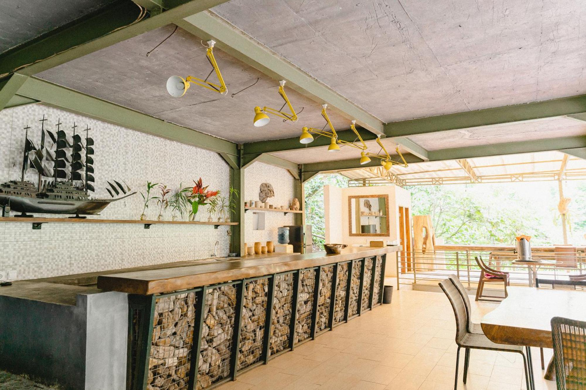 Hotel Habitat Hills à Cisarua Extérieur photo