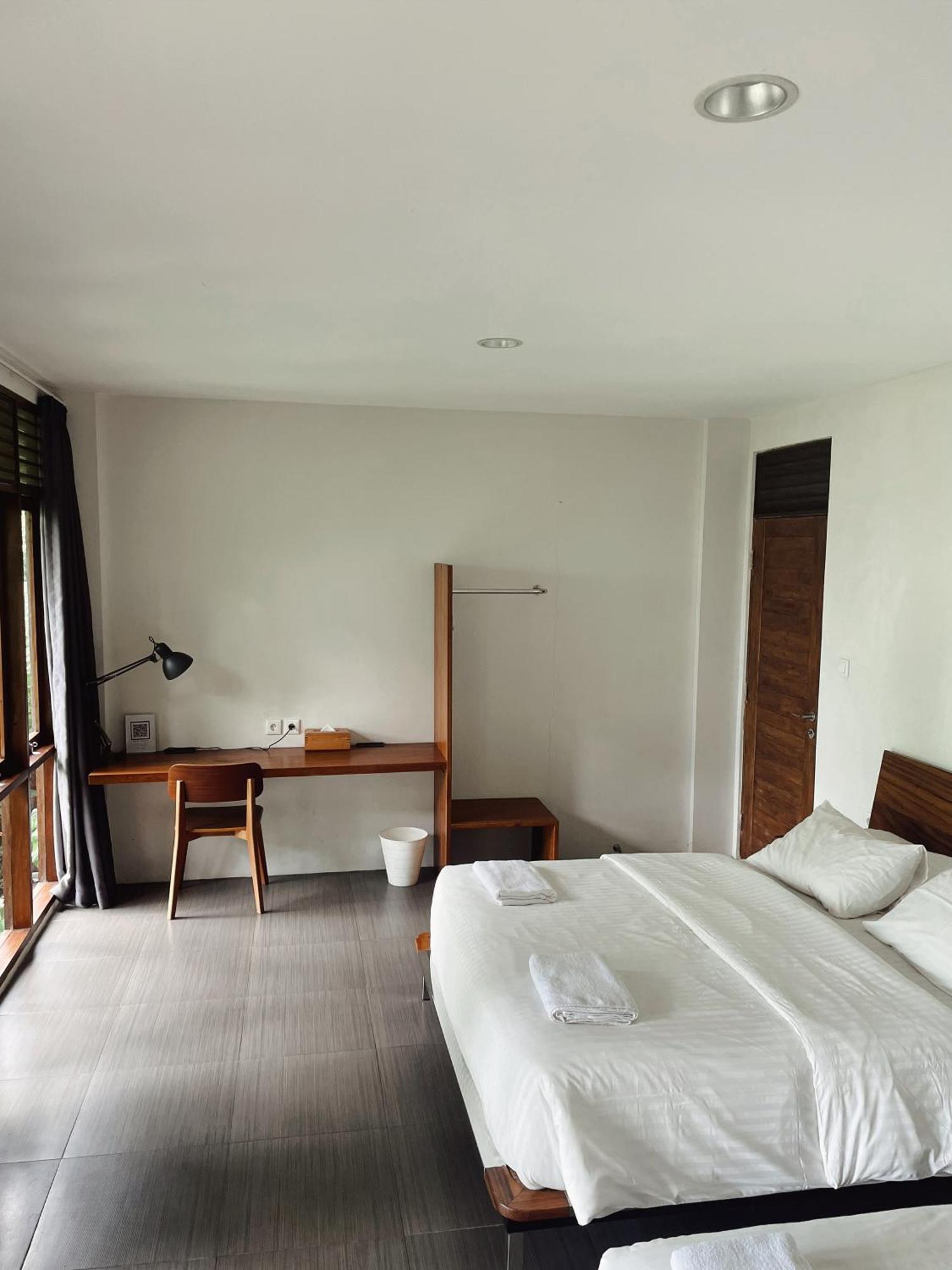 Hotel Habitat Hills à Cisarua Extérieur photo