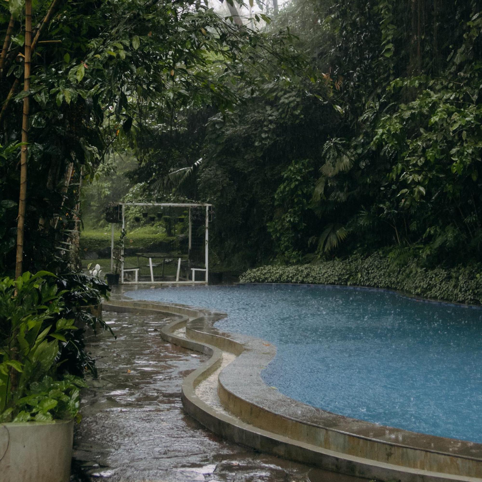 Hotel Habitat Hills à Cisarua Extérieur photo
